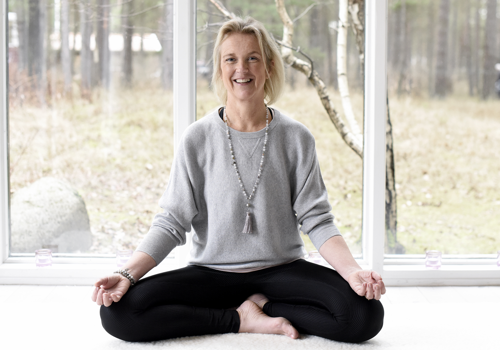 Madeleine Yoga sittande